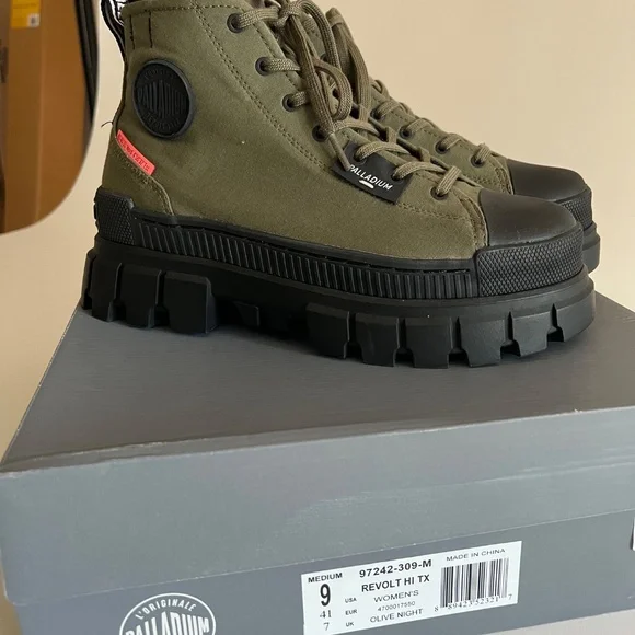 Palladium Revolt Hi Textile Boots WMS 9 (41) - olive - Picture 2 of 6